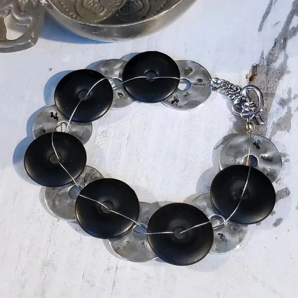 Mid Century Modern Style Handcrafted Black Silver Satin Disc Beads Bracelet - Picture 3 of 10